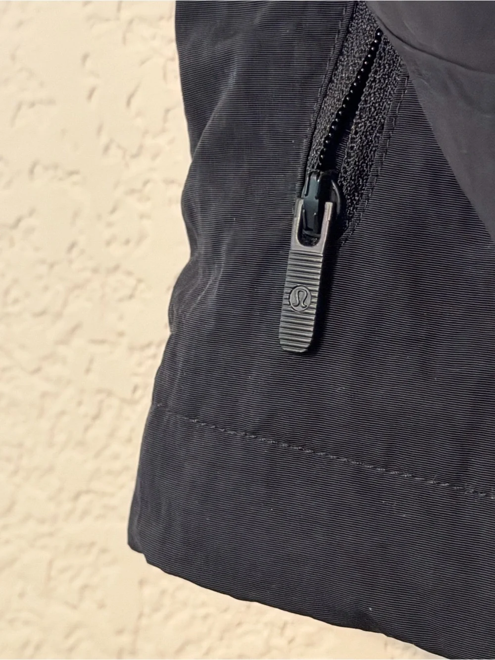 lululemon athletica lightweight windbreaker